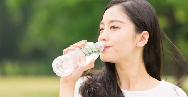 Uống 2l nước mỗi ngày